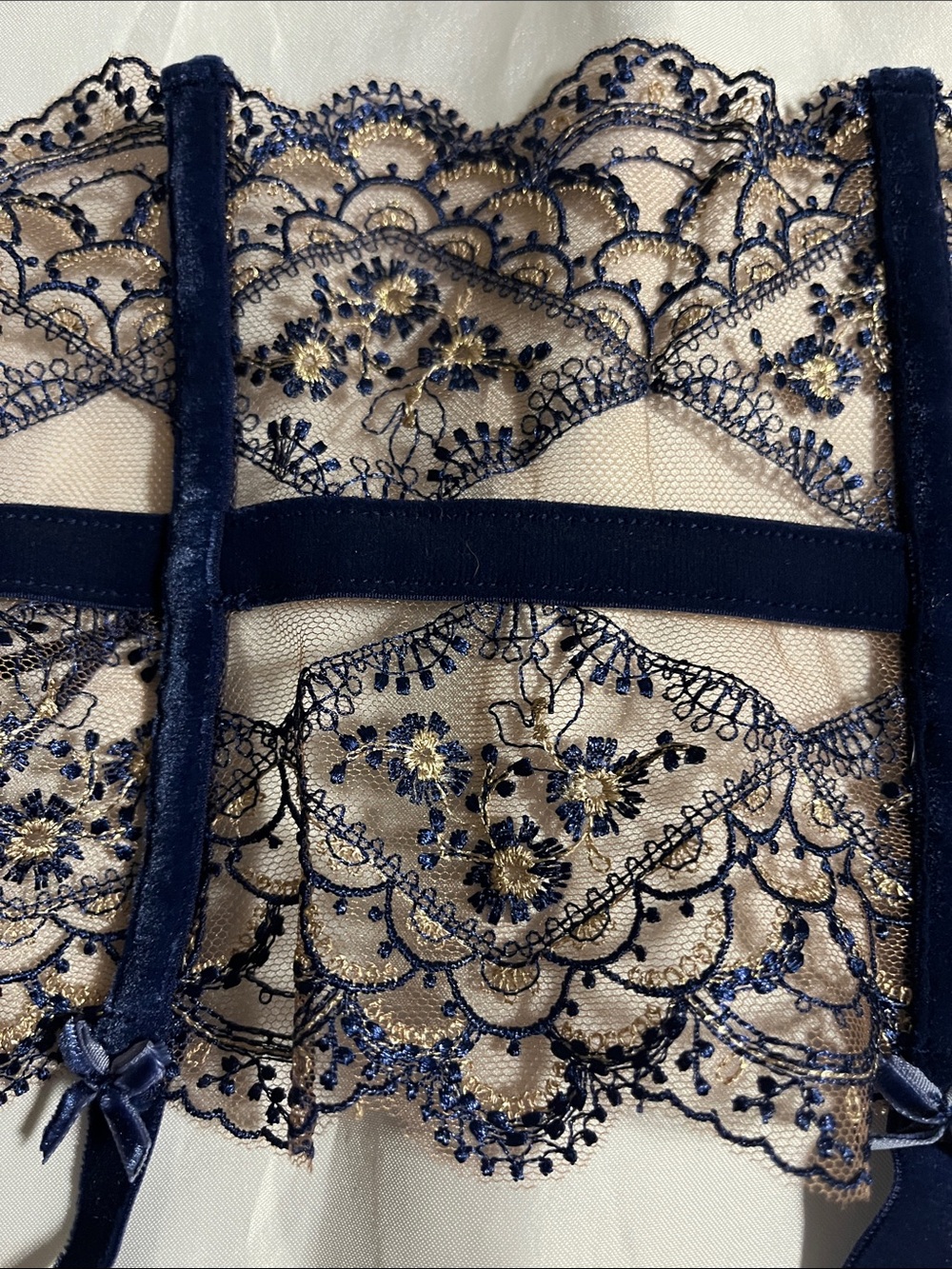 NWT dita von teese Yvonne after dark Navy and Gold Lace Garter Belt